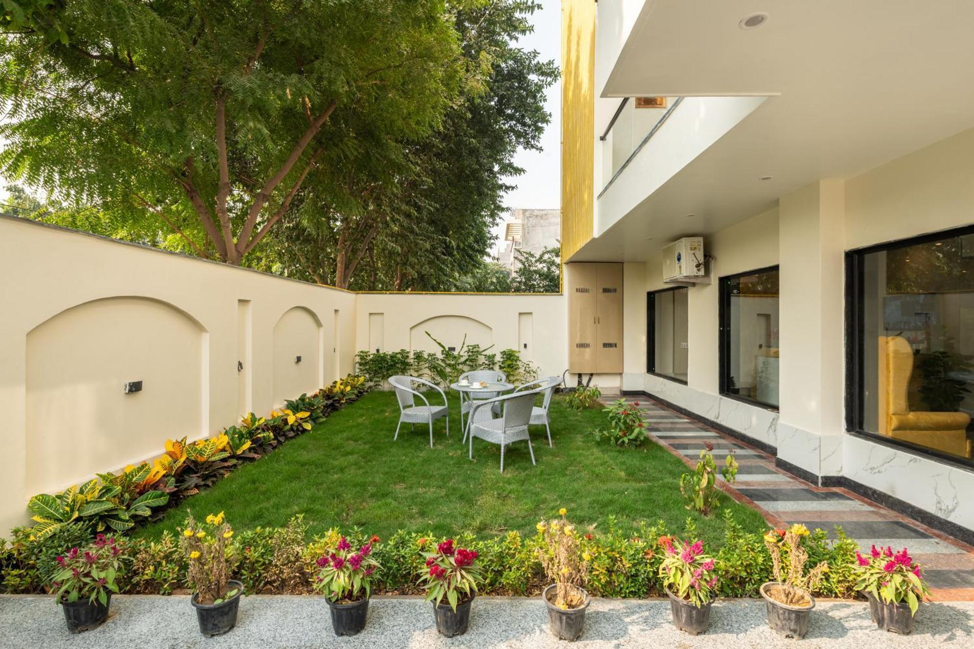 Lime Tree Hotel & One Bhk Serviced Apartment Noida - Sector 50 Metro Экстерьер фото
