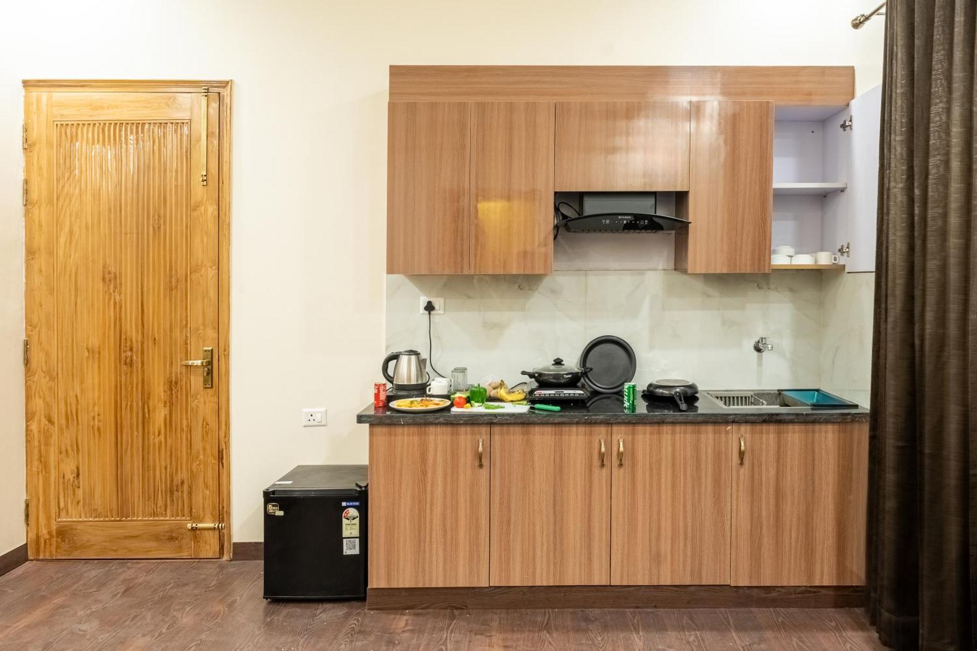 Lime Tree Hotel & One Bhk Serviced Apartment Noida - Sector 50 Metro Экстерьер фото